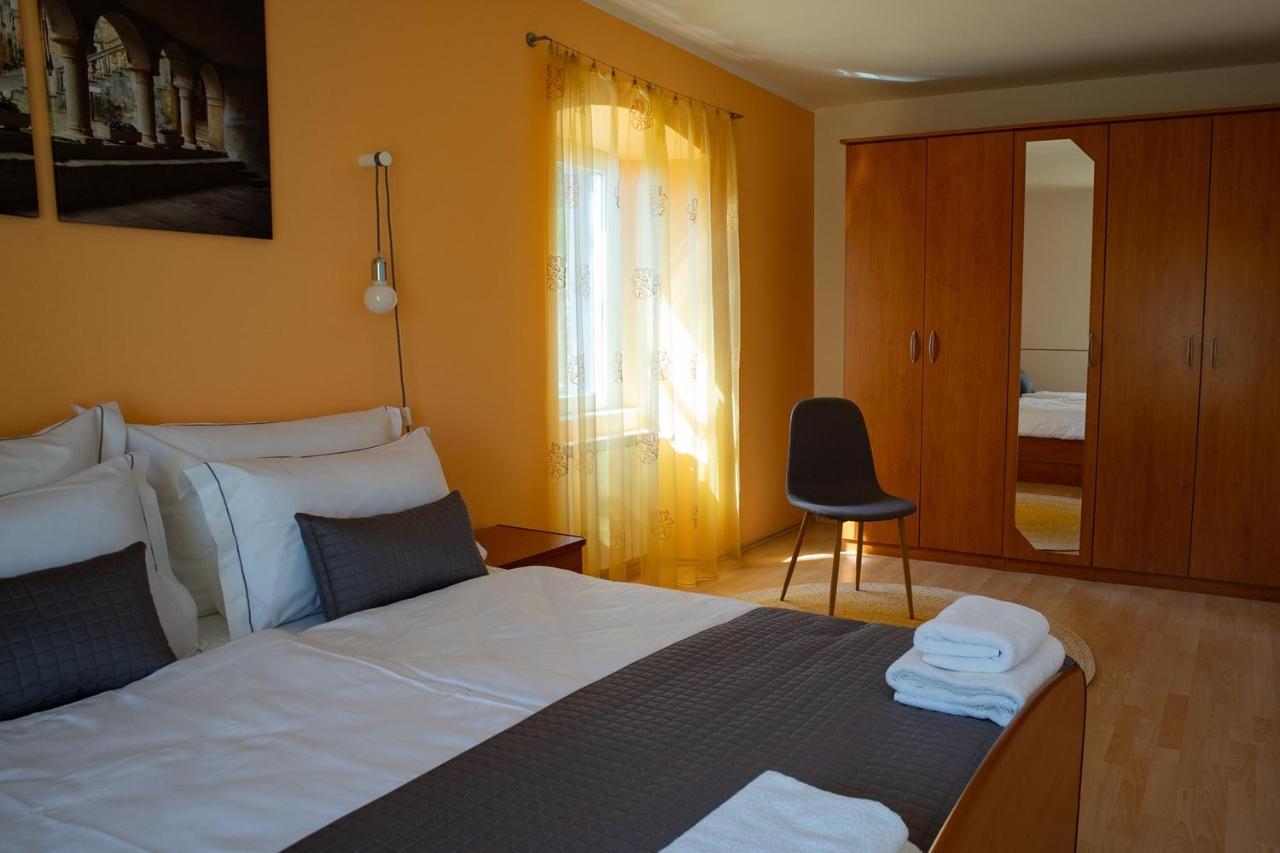 Olive Tree Apartments Umag Buitenkant foto