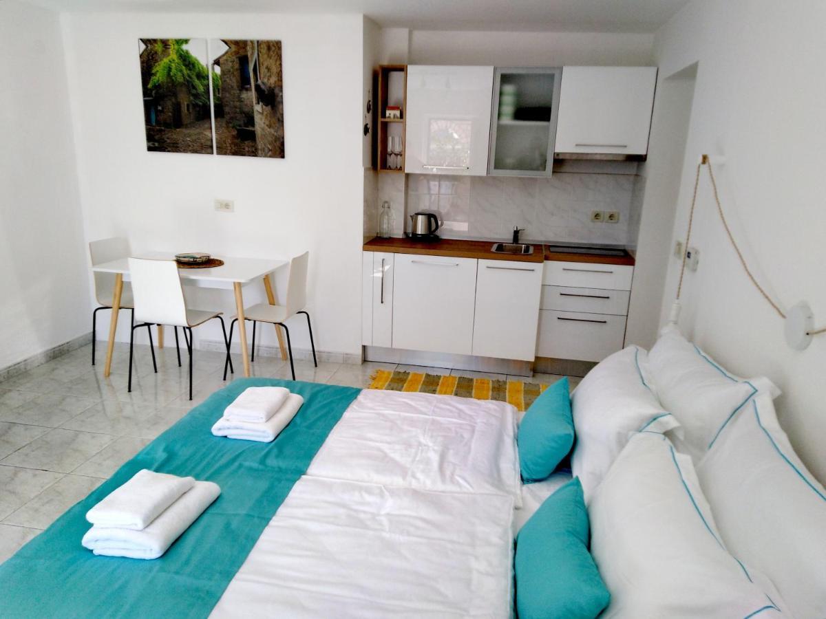 Olive Tree Apartments Umag Buitenkant foto