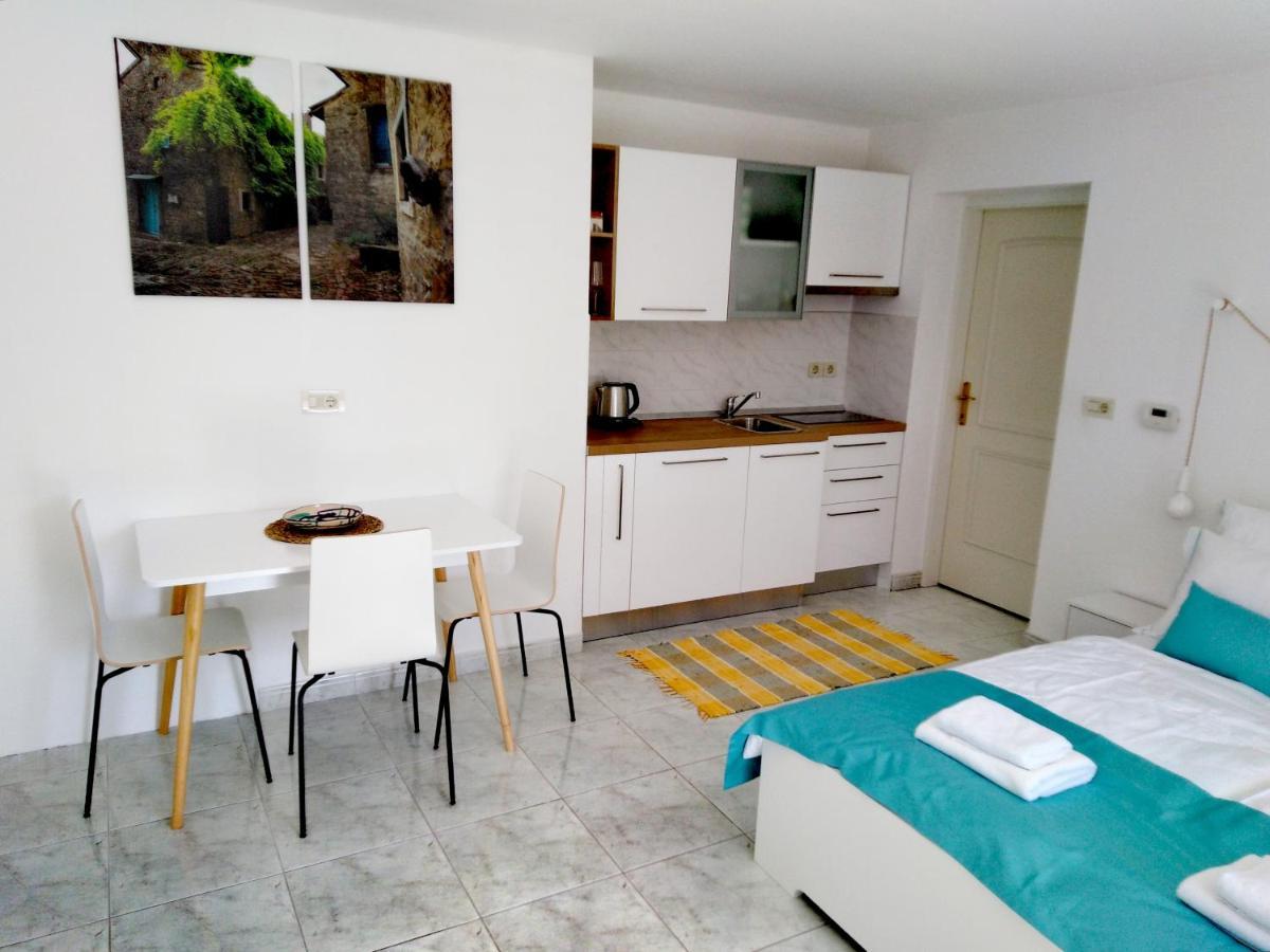 Olive Tree Apartments Umag Buitenkant foto